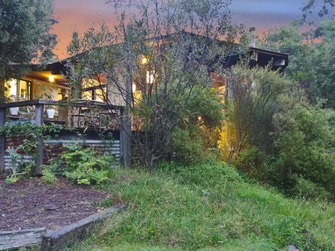 Kanimbla View Clifftop Retreat - New South Wales Tourism  0