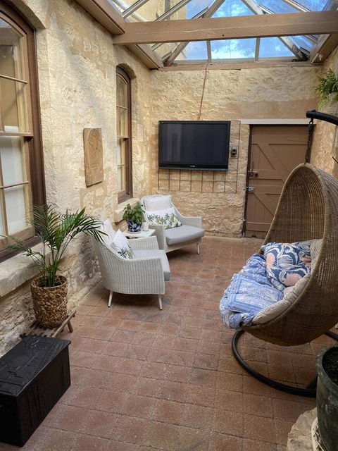 Karatta Beach Cottage - New South Wales Tourism  3