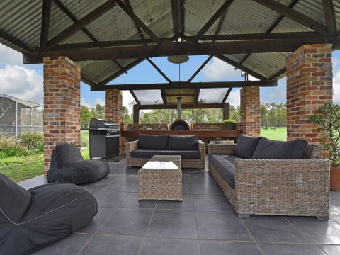 Kelman Cottage - Tucked Away With Pool + Native Wildlife - New South Wales Tourism  0