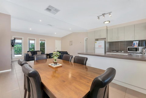 Kennedy Holiday Villas - New South Wales Tourism  1