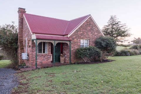 Killynaught Spa Cottages - New South Wales Tourism  1