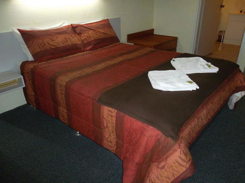 Kinka Palms Beachfront Apartments / Motel - New South Wales Tourism  1