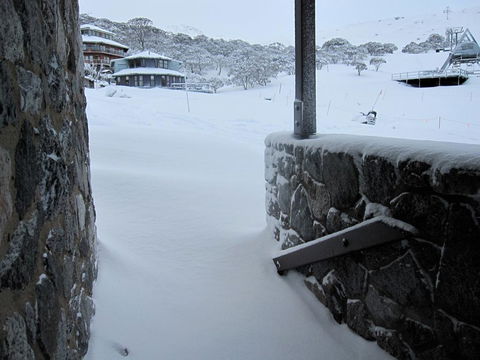 Knockshannoch Ski Lodge - New South Wales Tourism  1