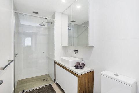 KOZYGURU FORTITUDE VALLEY 2 BED DESIGNER APT + FREE PARKING QFV179-803 - New South Wales Tourism  2