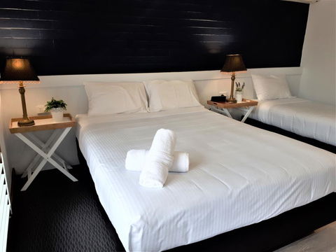 Kurri Motor Inn - New South Wales Tourism  0