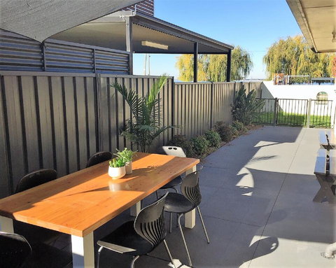 Lake Escape On Pool Avenue - New South Wales Tourism  2