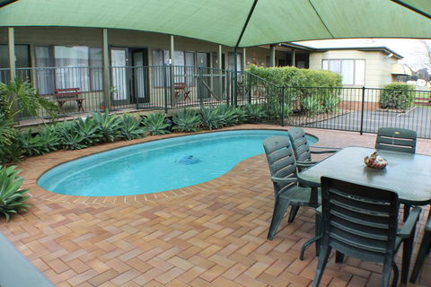 Lake Forbes Motel - New South Wales Tourism  2