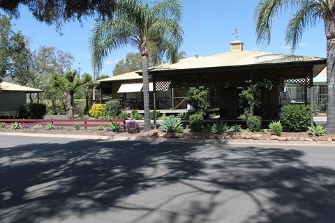 Lake Forbes Motel - New South Wales Tourism  0