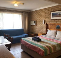 Lake Front Motel
