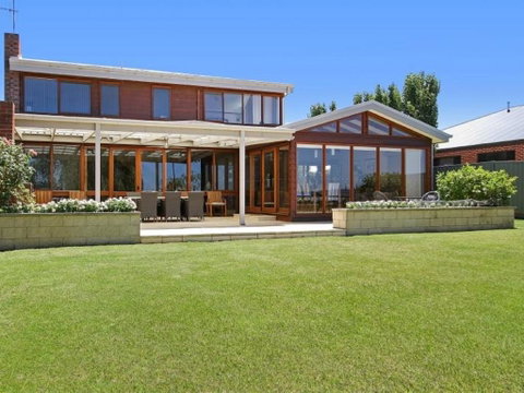 Lake House 61 Mulwala - New South Wales Tourism  0