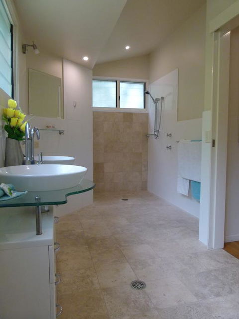 Lake Russell Lakeside Retreat - New South Wales Tourism  3