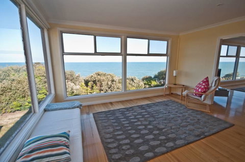 Lake Tyres Beach House - New South Wales Tourism  0