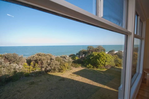 Lake Tyres Beach House - New South Wales Tourism  1