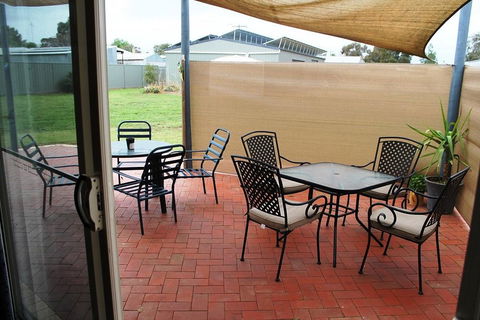 Lake Tyrrell Accommodation - New South Wales Tourism  2