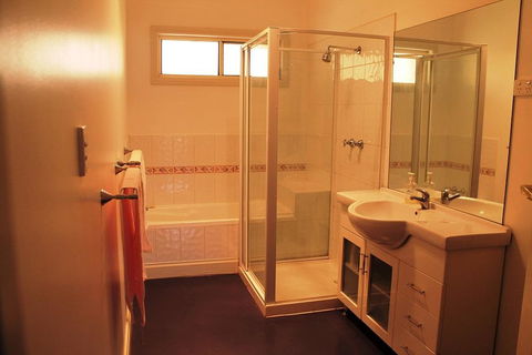 Lake Tyrrell Accommodation - New South Wales Tourism  1