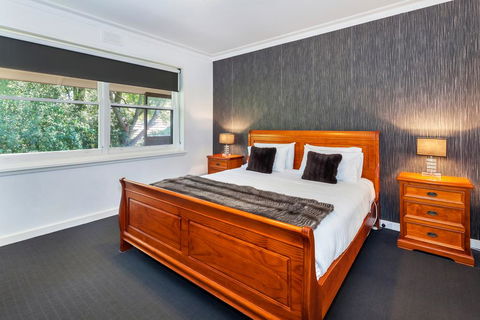 Lake Wendouree Luxury Apartments On Webster - New South Wales Tourism  2