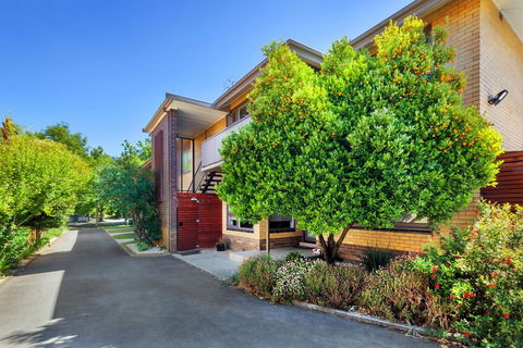 Lake Wendouree Luxury Apartments On Webster - New South Wales Tourism  0