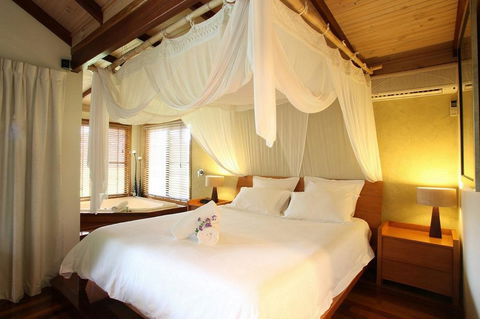 Lake Weyba Cottages Noosa - New South Wales Tourism  0