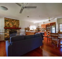 Lakefront holiday villa - New South Wales Tourism 