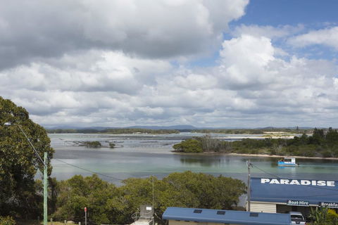 Lakeshore Lodge Unit 11 - New South Wales Tourism  0