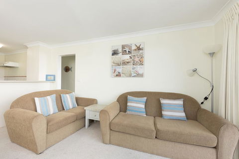 Lakeshore Lodge Unit 11 - New South Wales Tourism  2