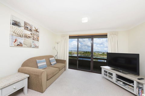 Lakeshore Lodge Unit 11 - New South Wales Tourism  1