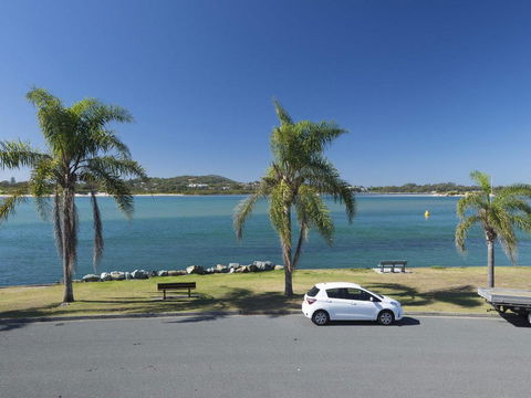 Lakeside Flats 3 - New South Wales Tourism  1