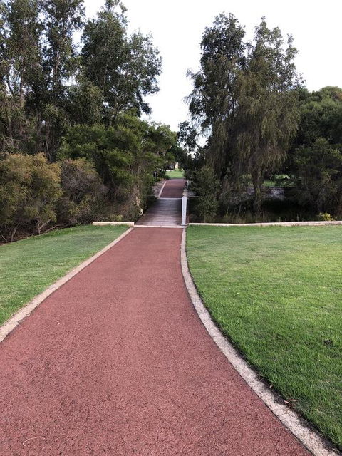 Lakeside On Boardwalk - New South Wales Tourism  3