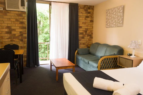 Lancaster Court Motel - New South Wales Tourism  1