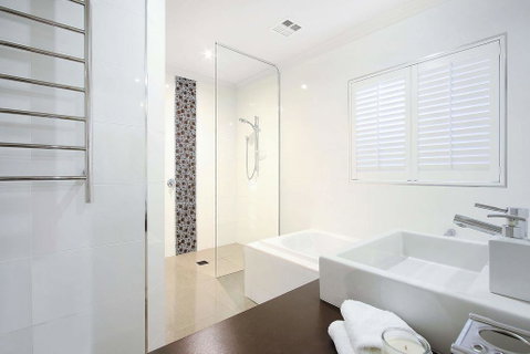 Lang Street Luxury Retreat - Mulwala - New South Wales Tourism  2