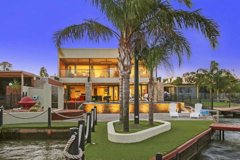 Lang Street Luxury Retreat - Mulwala - New South Wales Tourism  0