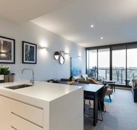 Laurent Balcony Views Steps from Laneway Vibes - New South Wales Tourism 