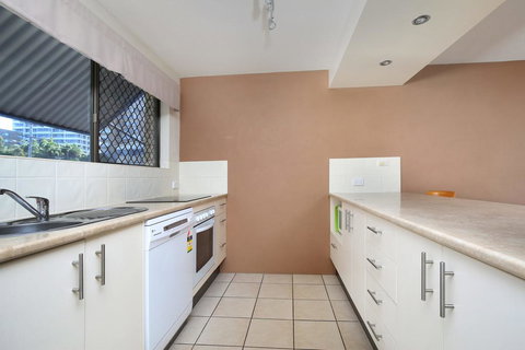 Levuka Unit 4, 14 Moreton Pde. Kings Beach - New South Wales Tourism  2