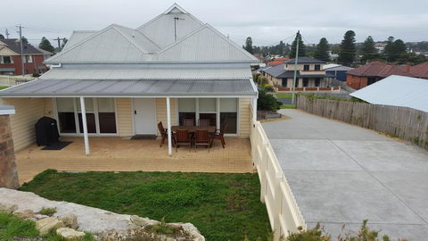 Lighthouse Lodge - New South Wales Tourism  1