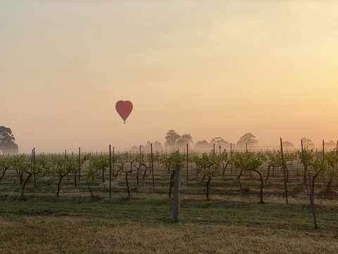 Lilies Luxury Retreats - New South Wales Tourism  1