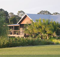 Lilies Luxury Retreats - New South Wales Tourism 