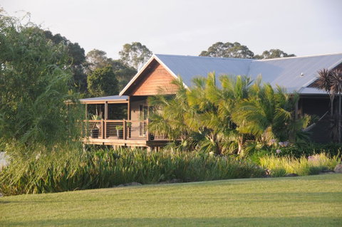 Lilies Luxury Retreats - New South Wales Tourism  0