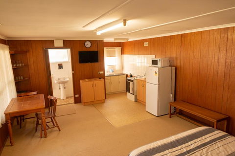 Limestone Cottage - New South Wales Tourism  2