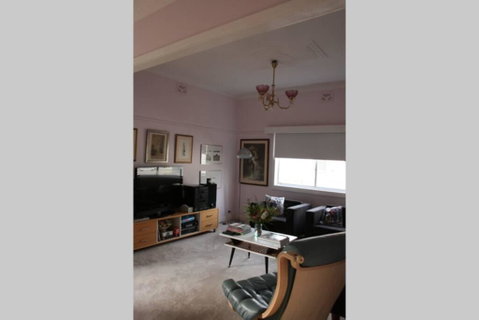Lucys Artist Cottage - New South Wales Tourism  1