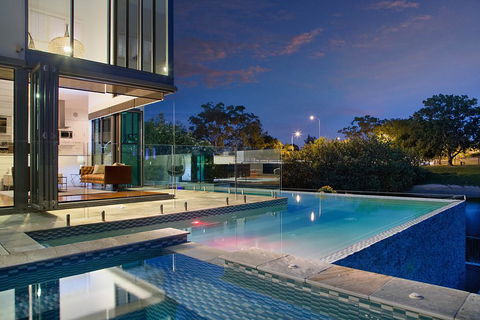 Lumiere' Broadbeach - New South Wales Tourism  2