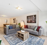 Luxe 2-Bed Apartment with River Views Near Casino - New South Wales Tourism 