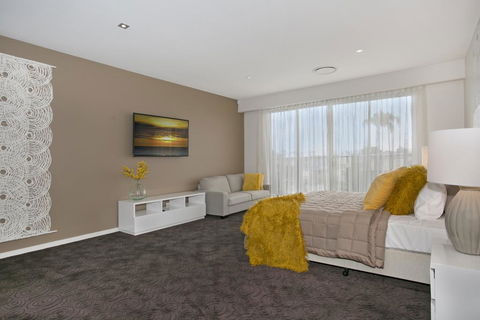 Luxe On Lotus - New South Wales Tourism  3