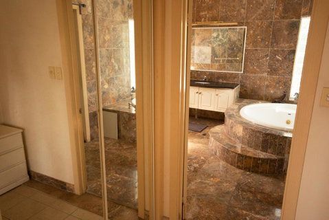 Luxuary Self-contained Living With Spa. - New South Wales Tourism  1
