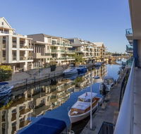 Luxurious Mandurah Marina Apartment
