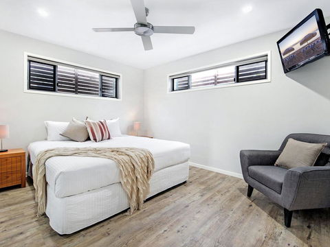 Luxury 1 Bedroom Home In Broadbeach Waters! - New South Wales Tourism  3