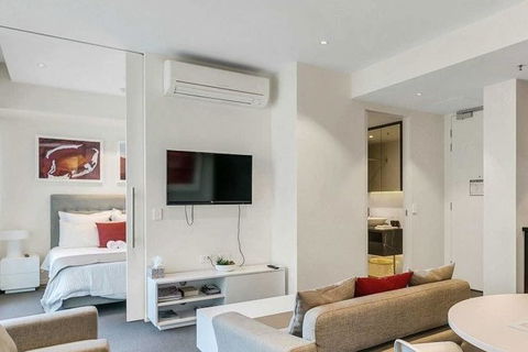 Luxury 2 Bdrm In Watson At Walkerville With Balcony, FREE Carpark, Near Adelaide CBD - New South Wales Tourism  0