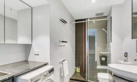 Luxury 2 Bdrm In Watson At Walkerville With Balcony, FREE Carpark, Near Adelaide CBD - New South Wales Tourism  1