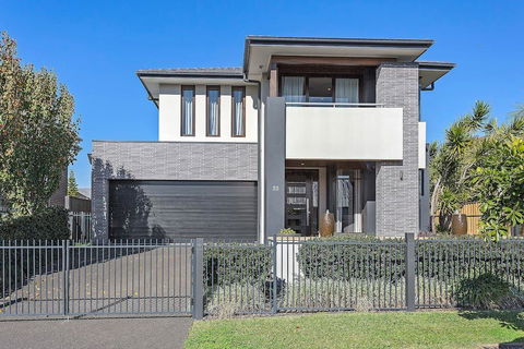 Luxury Brand New Home - New South Wales Tourism  0