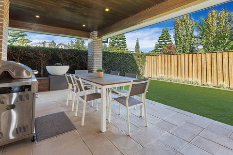 Luxury Brand New Home - New South Wales Tourism  3