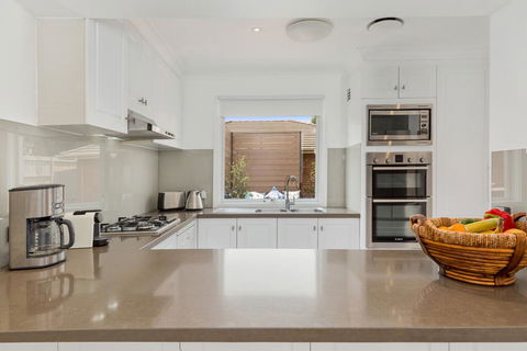 Luxury Family-size Home In Smart Beachside Suburb - New South Wales Tourism  2